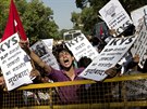 Proti smrti Mohammada Achlaka protestovali lidé v Novém Dillí. (13. íjna 2015)