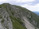 Jiní stna Ötscheru, v pozadí vrchol