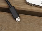 Micro USB kabel slouí pro penos dat i nabíjení telefon