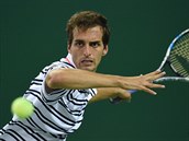 Albert Ramos-Vinolas v anghaji pekvapiv vyadil Rogera Federera.