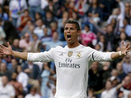 Portugalec Ronaldo se vztek bhem zpasu devtho kola proti Levante, ktermu...