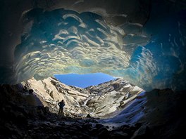 TÁNÍ. výcarský ledovec Aletschgletscher je nejvtím údolním ledovcem v...