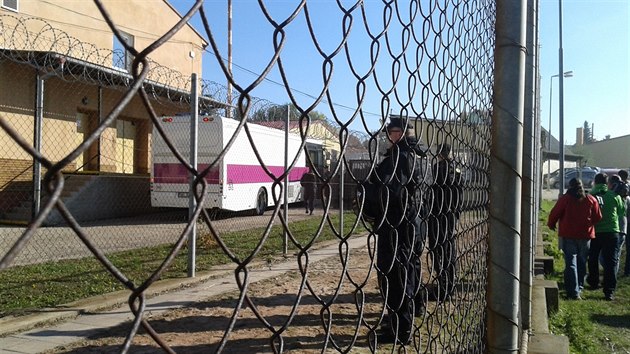 Zařízení pro uprchlíky v Drahonicích na Lounsku přijalo první cizince 12. října 2015.