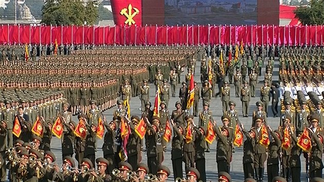 Severn Korea v sobotu oslavila 70. vro zaloen vldnouc Korejsk strany prce (10. jna 2015)
