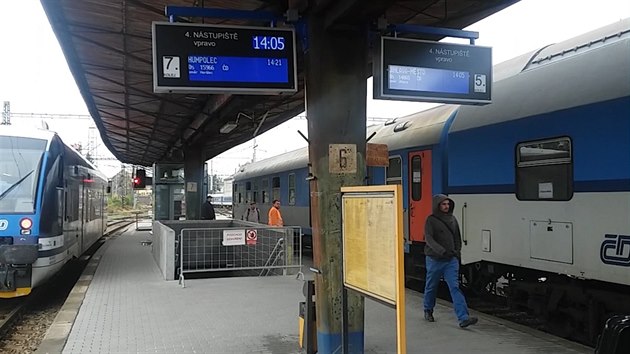 Od roku 2015 tak cestující v Havlíčkově Brodě bije do očí ostrý kontrast starého s novým. A plánovaná rekonstrukce I. a IV. nástupiště se znovu odložila.