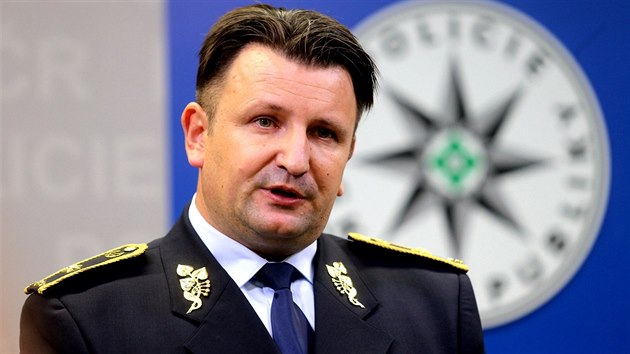 Policejn prezident Tom Tuh na tiskovm brfinku k zsahu tvaru pro odhalovn organizovanho zloinu (13. jna 2014)