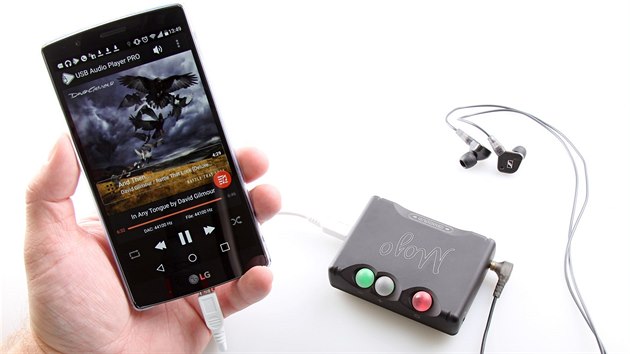 Aparatura pohromad�. Mojo jsme poslouchali s telefonem LG G4, aplikací USB...