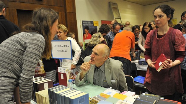 25. ročníku Podzimního knižního festivalu v Havlíčkově Brodě se zúčastnil také profesor Martin Hilský.