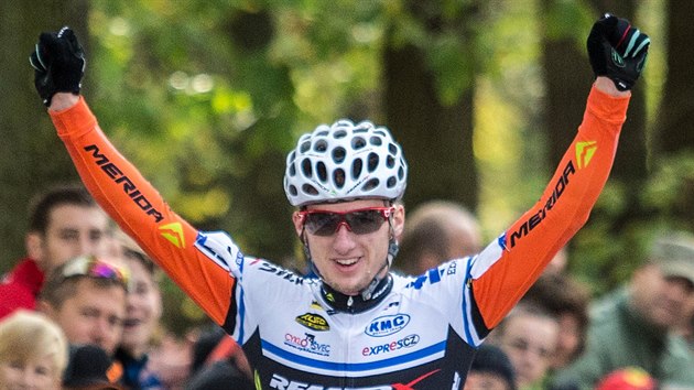 Tom Paprstka slav triumf na cyklokrosovm kln v Milovicch.