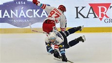 T�inecký Josef Hrabal posílá k zemi Jaroslava Kracíka, za zákrok dostal dv�...