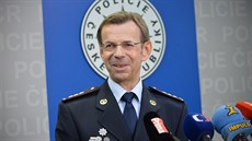 Námstek policejního prezidenta Zdenk Laube na pátením tiskovém brífinku...