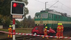 Tragická nehoda u Tebechovic, mladá idika vjela na pejezdu ped vlak...