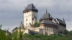 Jelínek Ameri�any pozval na Karl�tejn. Kastelánovi namluvil, �e hrad pot�ebuje...