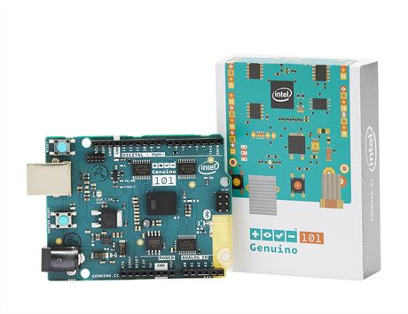 Vývojová deska Genuino 101. Intel ji pedstavil na Maker Faire Rome 2015.