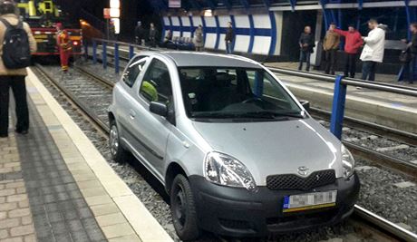 Opilá idika vjela na tramvajové koleje (26.10.2015).