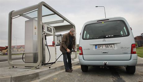 Plnicí stanice na CNG v Losiné u Plzn. (21. íjna 2015)