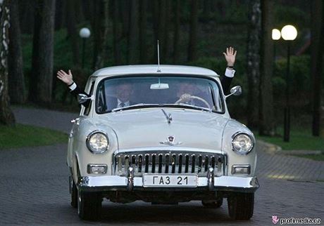 Volhou z roku 1956 svezl ruský prezident Putin i amerického prezidenta Bushe.