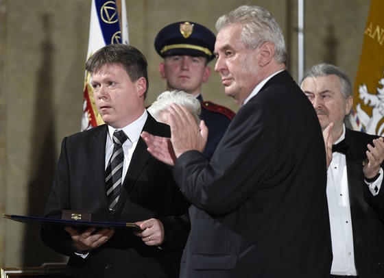 Medaili Za zásluhy in memoriam obdrel student Petr Vejvoda, vyznamenání...