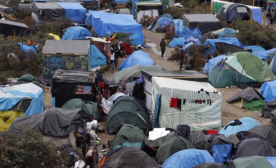Pohled na Dungli - uprchlický tábor v Calais. Starostka severofrancouzského...