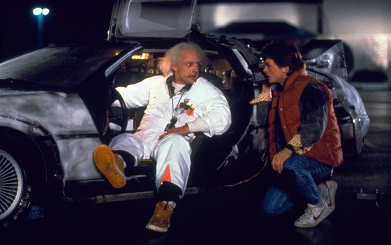 Christopher Lloyd a Michael J. Fox ve filmu Návrat do budoucnosti (1985)