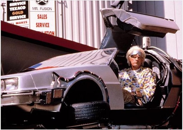 „Ten chlap snad nikdy neměl vlasy.“ Zemřel přísný ředitel z Návratu do budoucnosti