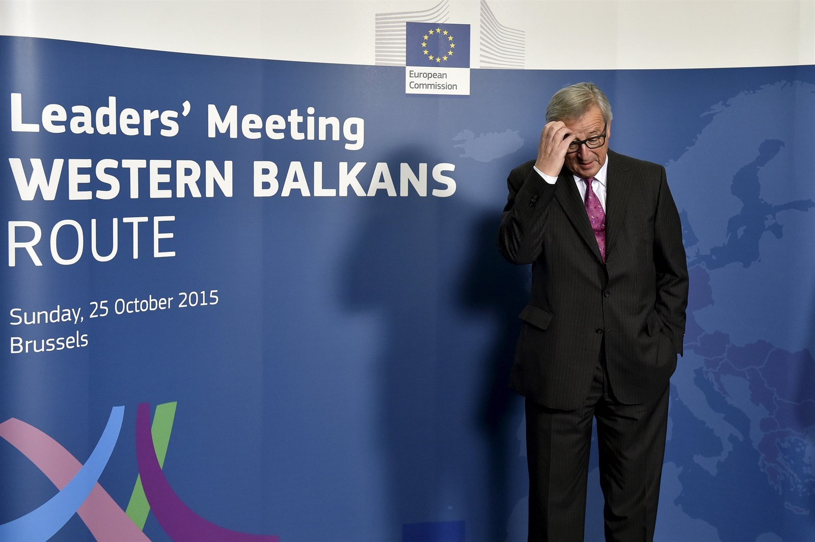 P�edseda Evropské komise Juncker p�ed jednáním v Bruselu (25. �íjna 2015).