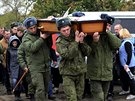 Na jihu Ruska pohbili vojáka Vadima Kostnka (28. íjna 2015).