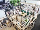 Vitra Hub: Odpoinout a pohoupat se mete v experimentální instalaci navrené...