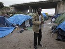 Stanové msteko na okraji Calais u hostí pes 6 tisíc migrant, kteí sní o...