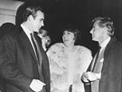 Sean Connery, Phyllis Newmanová a Leonard Bernstein na americké premiée...