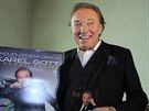 Karel Gott na ktu svého CD s duety (9. íjna 2015)