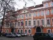 Buquoyský palác, sídlo francouzského velvyslanectví na Velkopřerovském náměstí.