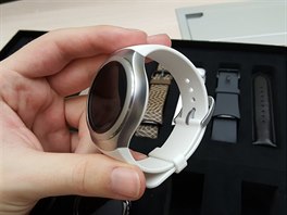 Hodinky Gear S2 se budou prodávat ve dvou variantách - sportovní a classic. Na...