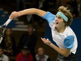 Alexander Zverev v duelu s Tomem Berdychem.