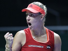 Angelique Kerberov na Turnaji mistry pehrla Petru Kvitovou.