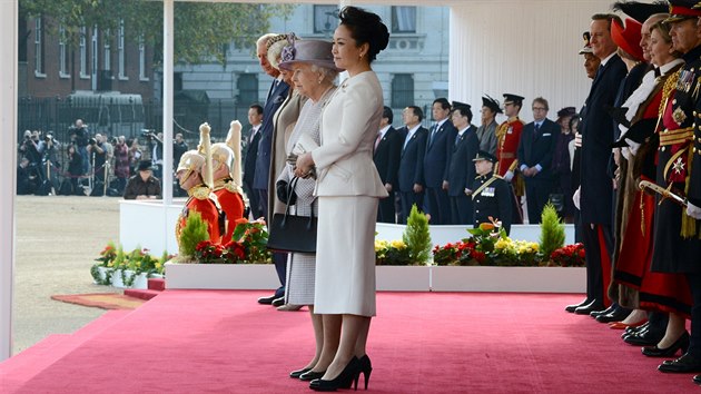 ��nsk�mu prezidentovi Si �in-pchingovi p�ichystal Lond�n velkolep� p�iv�t�n�. (20. ��jna 2015)