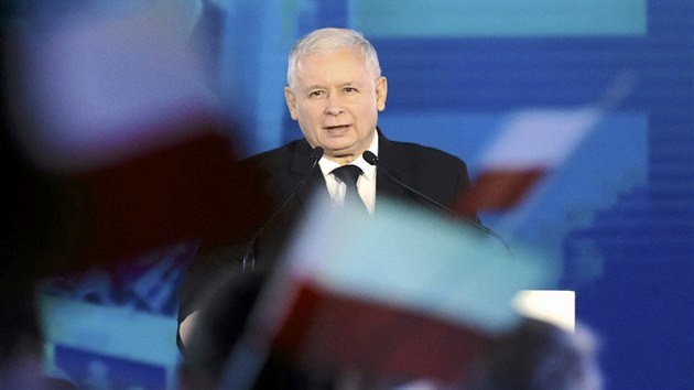 f strany Prvo a Spravedlnost Jaroslaw Kaczynski hovo na pedvolebnm mtinku ve Varav (22. jna 2015)