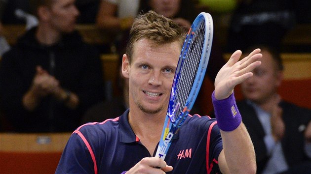 VTZ. Tom Berdych obhjil titul na turnaji ve Stockholmu.