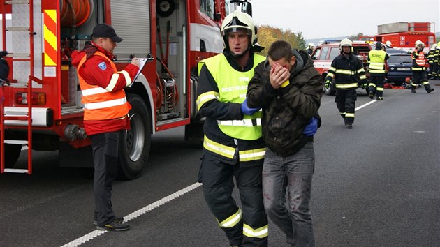 Cvien se zastnilo est hasiskch jednotek, zdravotnick zchrann sluba a policie. Jako figuranti pi nm byli ci hasiskho uilit z Chomutova.