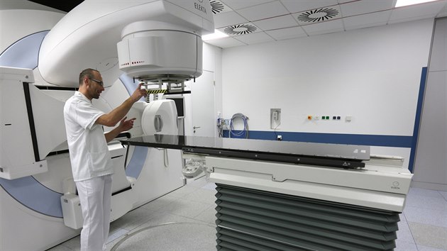 Chebská onkologie má nový lineární urychlovač.