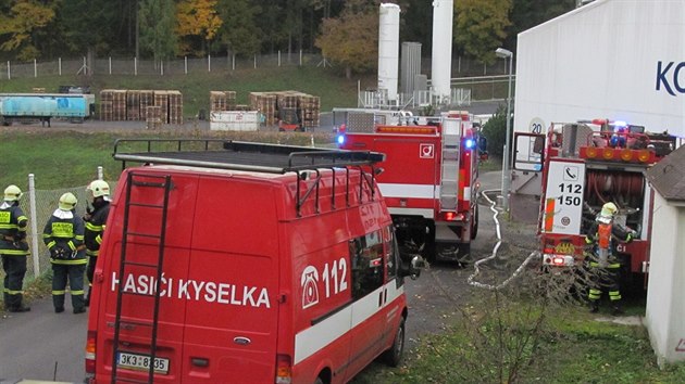 V areálu výrobce minerálních vod Karlovarské korunní ve Stráži nad Ohří hořelo.