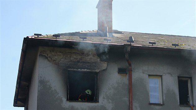 Byt byl po výbuchu a požáru úplně zničený.