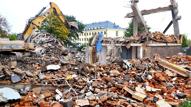 Demolice bývalého pavilonu D Úst�ední vojenské nemocnice ve St�e�ovicích (20....