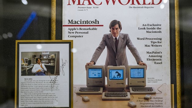 Jednou z nejdražších memorabilií v Praze bude původní klávesnice Steva Jobse.