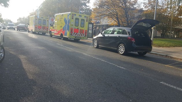 Na Litomick ulici osobn auto srazilo dva nezletil chlapce.