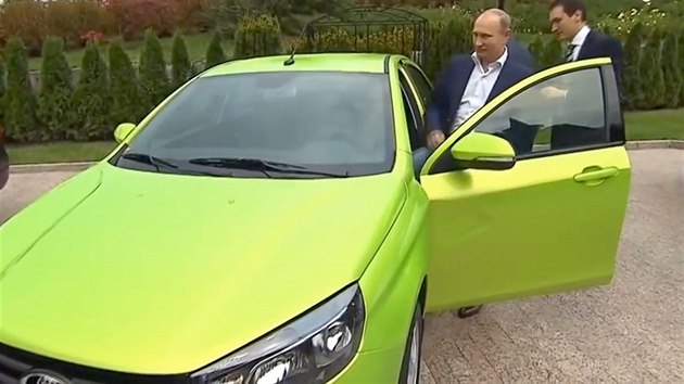 Vladimir Putin a nov Lada Vesta