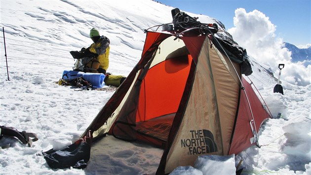 Jeden z táborů na cestě k vrcholu osmé nejvyšší hory světa.