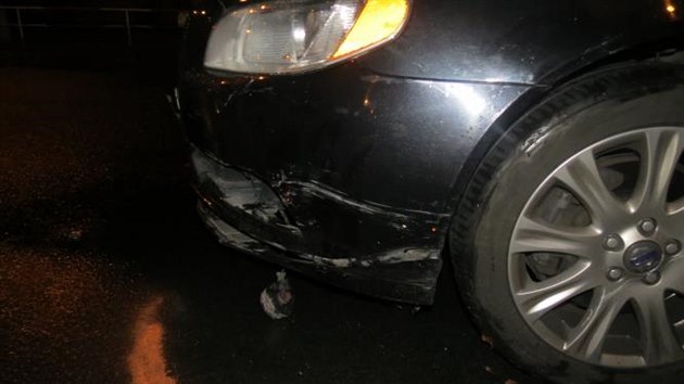 �idi� sk�tru v Kladn� nerespektoval �erven� sv�tlo na semaforu a narazil do proj�d�j�c�ho auta (20.10.2015).