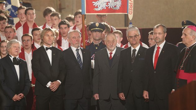 Prezident Milo Zeman bhem slavnostn ceremonie ocenil 35 osobnost (28. jna 2015).
