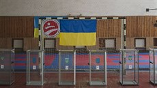 Volební urny v Mariupolu zstaly prázdné (25. íjna 2015).
